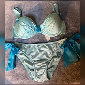 Vintage Sexy Little Things Victoria’s Secret Bra Panties Set Rhinestones Bows
